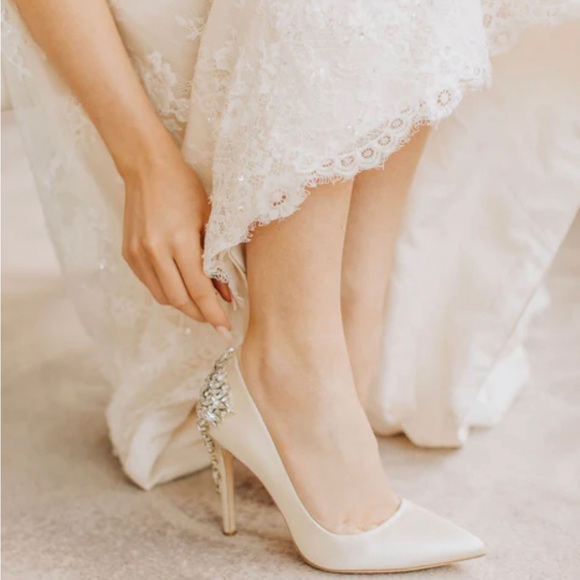 Badgley Mischka Gorgeous Wedding Shoes - Picture 3 of 17
